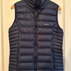 Patagonia Women’s Down Sweater Vest, Classic Navy, XS